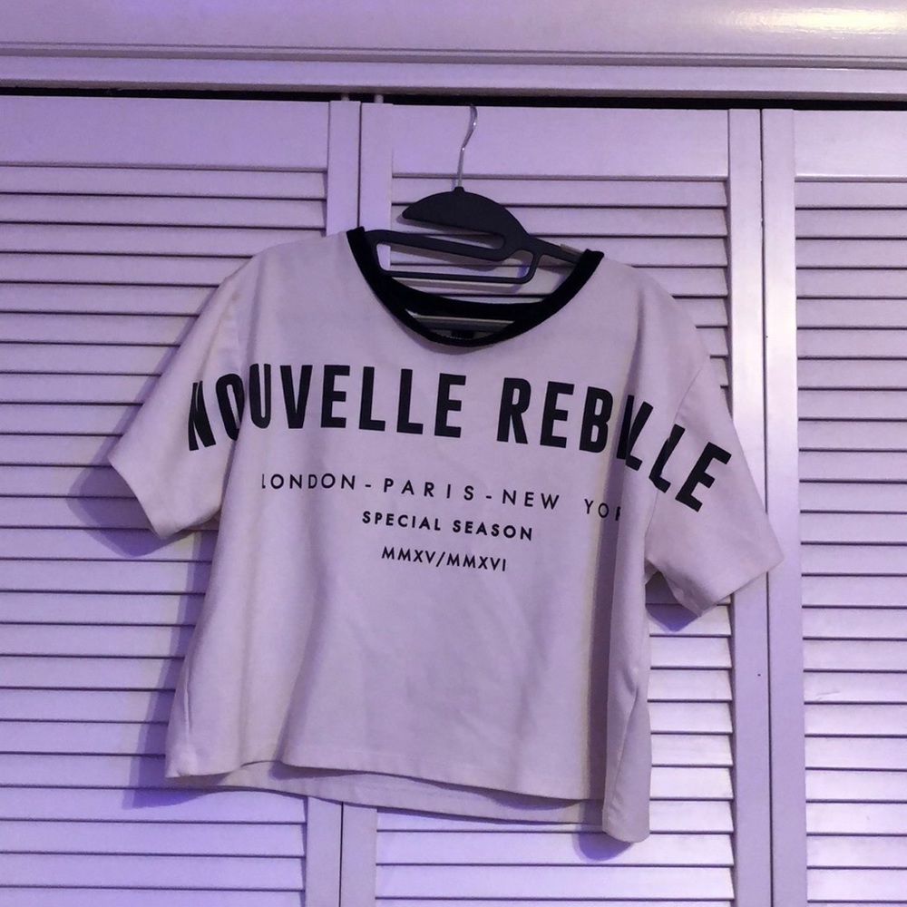 Graphic crop top☁️☁️☁️☁️☁️☁️